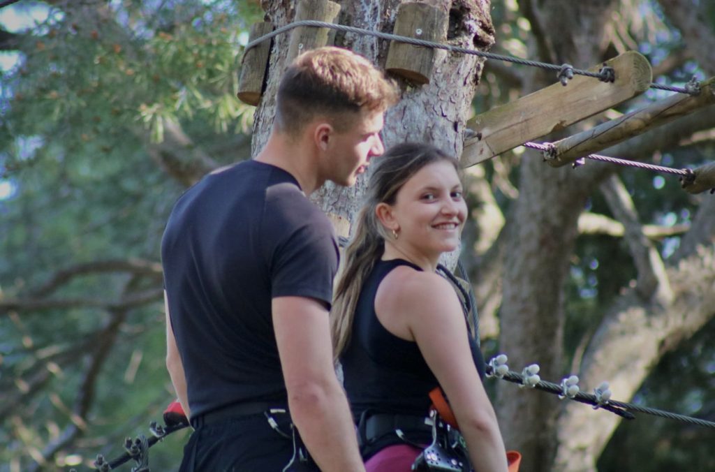 Découvrez les meilleures activités à faire entre amis à Bessilles : paintball, archery tag, laser game, accrobranche… 100 % fun et nature !